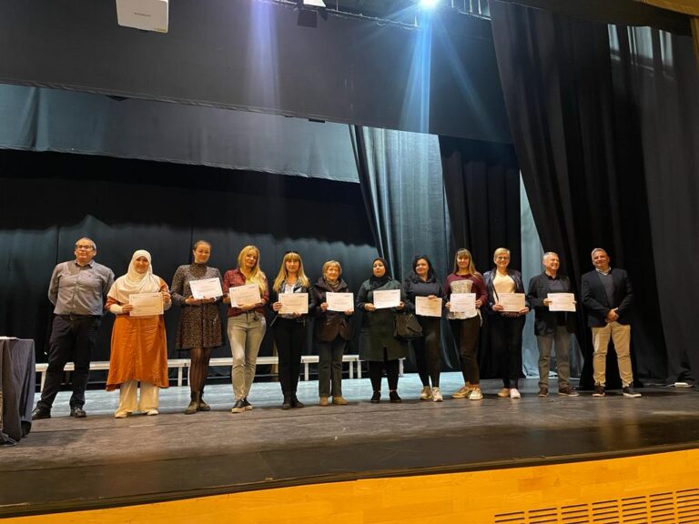 ENTREGADOS LOS DIPLOMAS DE LOS CURSOS DE ESPAÑOL PARA RESIDENTES INTERNACIONALES