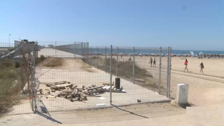 Eduardo Dolón denuncia el abandono por parte del gobierno central del dique de levante