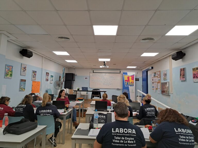 EL ALUMNADO TRABAJADOR DEL TALLER DE EMPLEO “VIDES DE LA MATA II” DESEMPEÑA SU FORMACIÓN PRÁCTICA EN DIFERENTES DEPARTAMENTOS MUNICIPALES