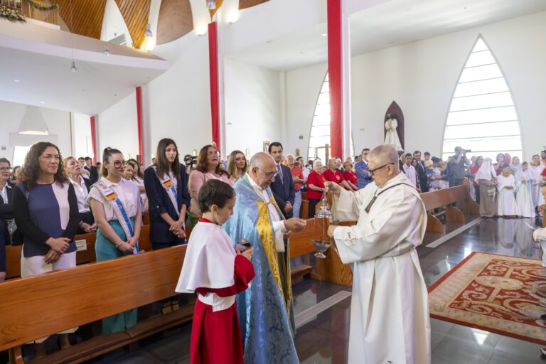 LA PARROQUIA DEL SAGRADO CORAZÓN RECIBE LA VISITA DE LA PATRONA DE TORREVIEJA EN EL 50 ANIVERSARIO Y AÑO JUBILAR