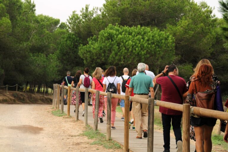 RUTA HISTÓRICA TEATRALIZADA “ENTRE SALINAS Y VIÑEDOS” con cata de vino de La Mata