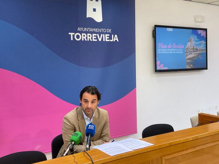 EL ALCALDE DE TORREVIEJA, EDUARDO DOLÓN, PRESENTA EL PLAN DE GESTIÓN DE LOS PRIMEROS 100 DÍAS DE SU NUEVO MANDATO