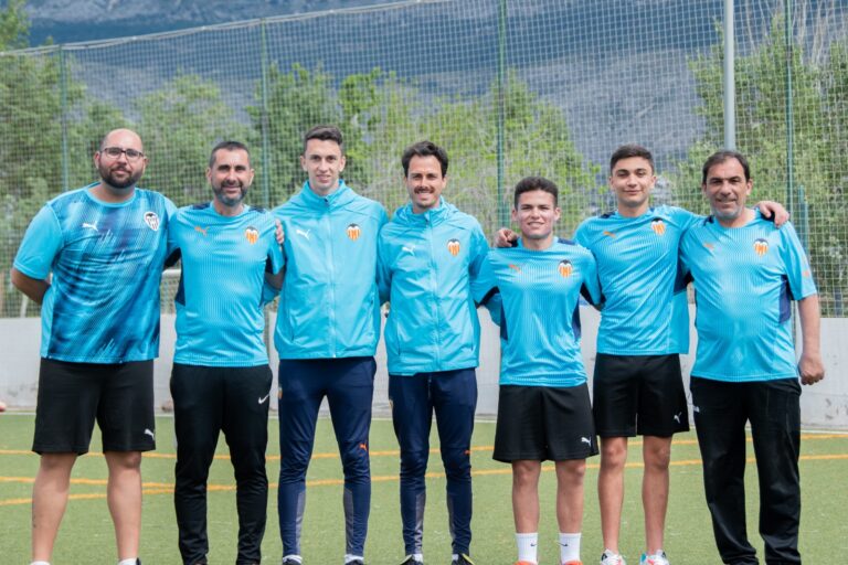 PRESENTADO EL I CLÍNIC VALENCIA CF – TORREVIEJA, QUE SE CELEBRARÁ EN LA CIUDAD DEPORTIVA DEL 3 AL 7 DE JULIO