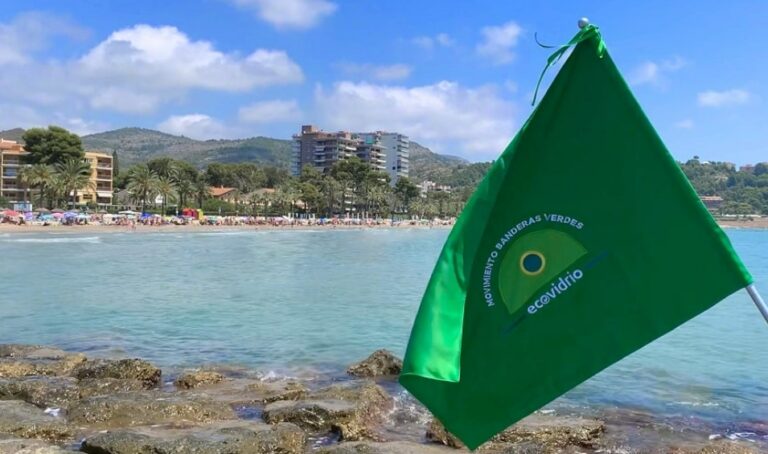 TORREVIEJA COMPETIRÁ ESTE VERANO POR CONSEGUIR LA BANDERA VERDE DE LA SOSTENIBILIDAD HOSTELERA DE ECOVIDRIO