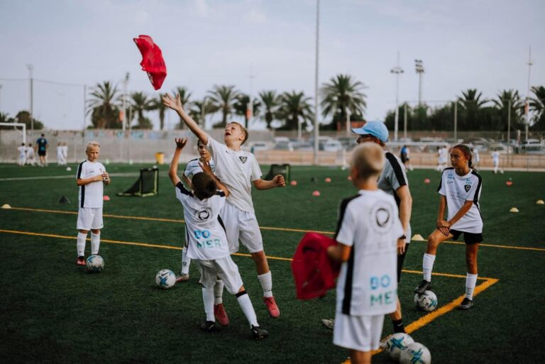 MÁS DE 2.000 NIÑOS Y JÓVENES SE DAN CITA ESTE VERANO EN LAS INSTALACIONES DEPORTIVAS MUNICIPALES EN SUS CAMPUS, TORNEOS Y ACTIVIDADES