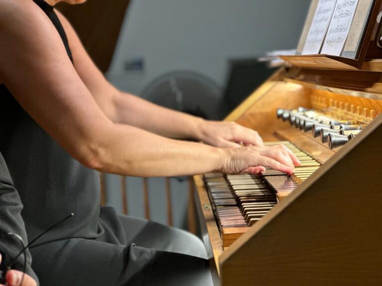 NUMEROSO PÚBLICO ASISTE A LA ACTUACIÓN DE LA ORGANISTA ANA BELÉN GARCÍA EN EL FESTIVAL INTERNACIONAL DE ÓRGANO EN EL SAGRADO CORAZÓN