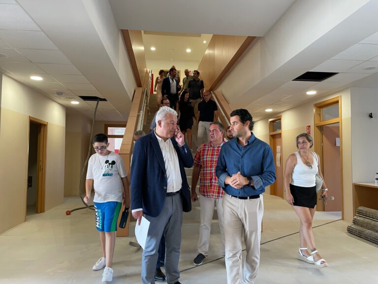 EL SECRETARIO AUTONÓMICO DE EDUCACIÓN Y EL DIRECTOR GENERAL DE CENTROS DOCENTES SE REÚNEN CON EL ALCALDE PARA TRATAR LAS NECESIDADES EDUCATIVAS DE TORREVIEJA