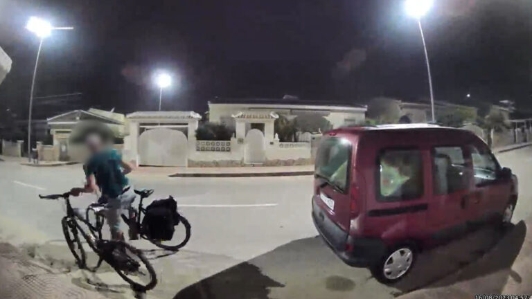 LA GUARDIA CIVIL DETIENE A 3 PERSONAS DE ORIHUELA Y TORREVIEJA POR ROBAR BICICLETAS ELÉCTRICAS EN LA VEGA BAJA