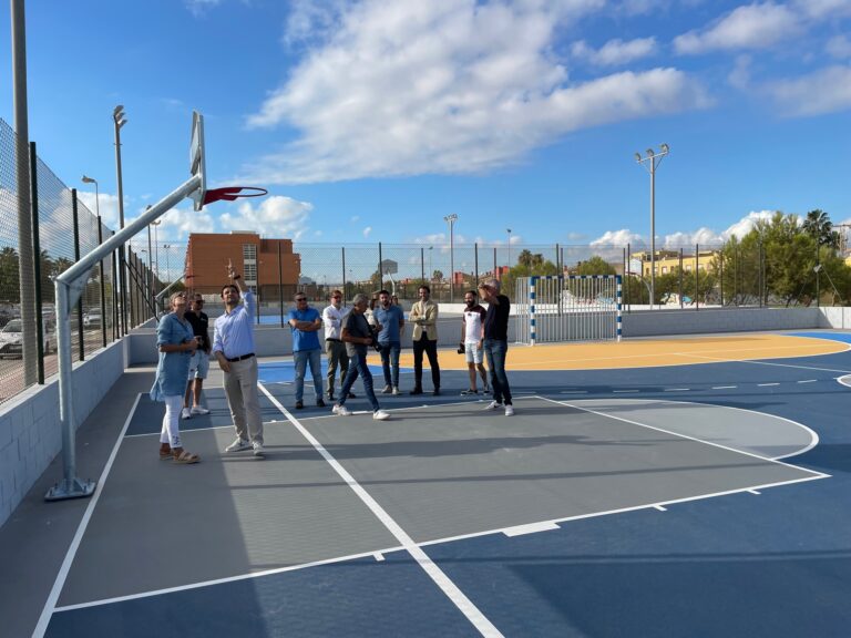 RENOVADAS LAS SEIS PISTAS AZULES POLIDEPORTIVAS A+D, CON UNA INVERSIÓN DE 761.000 EUROS