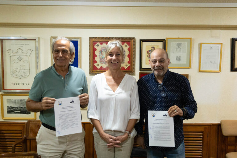 Acuerdo de colaboración entre la Sociedad Cultural Casino de Torrevieja y el Club Náutico Marina internacional