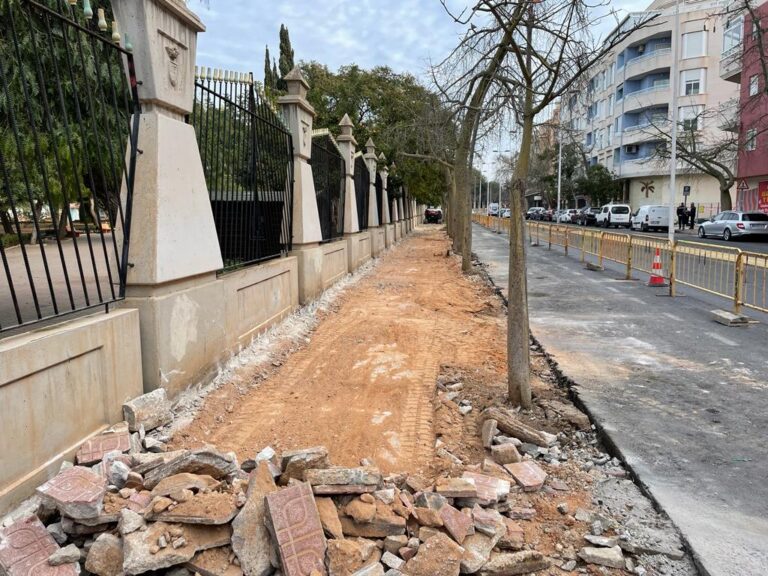 AVANZAN A BUEN RITMO LAS OBRAS DE REURBANIZACIÓN DE LA RONDA CÉSAR CÁNOVAS GIRADA