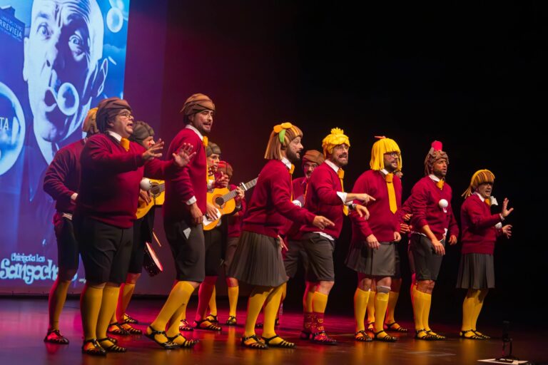 EL TEATRO MUNICIPAL ACOGE EL CIERRE DEL CARNAVAL CON EL CONCURSO NACIONAL DE COMPARSAS Y CHIRIGOTAS “CIUDAD DE TORREVIEJA”