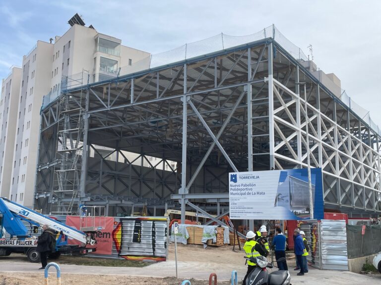 ANTES DE FIN DE AÑO ESTARÁ TOTALMENTE FINALIZADO EL PABELLÓN POLIDEPORTIVO MUNICIPAL DE LA MATA