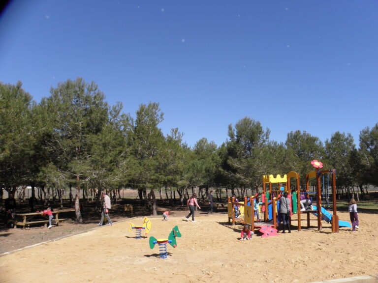 MÁS DE 1.000 PERSONAS ACAMPARÁN ESTA SEMANA SANTA EN EL ÁREA RECREATIVA MUNICIPAL “JOSÉ  EDUARDO GIL REBOLLO”
