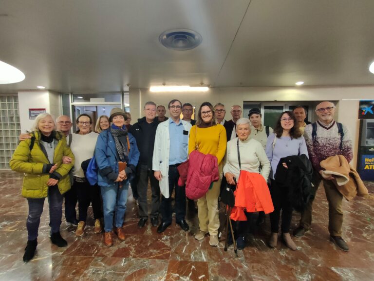 FINALIZA EL CURSO AVANCES DE LA BIOMEDICINA EN EL AULA UNED DE TORREVIEJA CON LA VISITA A LABORATORIOS UNIVERSITARIOS