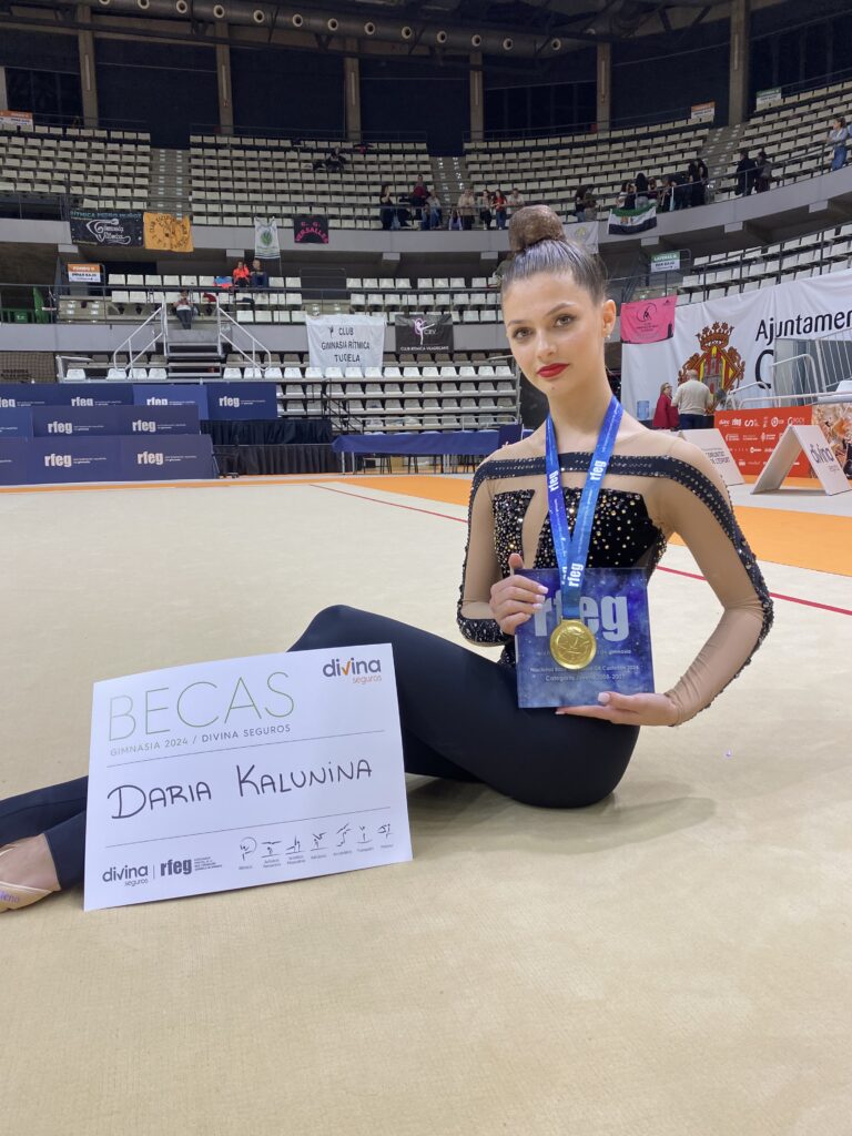 DARIA KALUNINA DEL CLUB GIMNASIA RÍTMICA TORREVIEJA CAMPEONA DE ESPAÑA