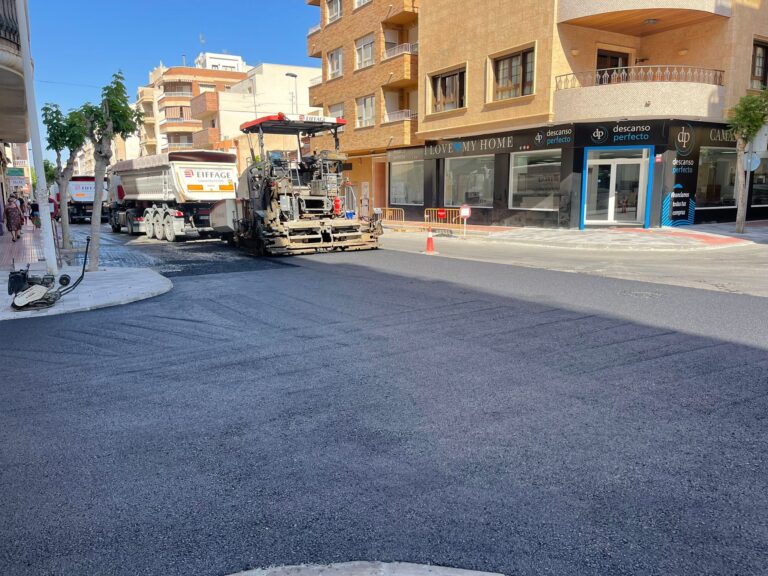 A BUEN RITMO LAS OBRAS DE REASFALTADO Y MEJORA DE LA ACCESIBILIDAD EN LA AVENIDA DIEGO RAMÍREZ PASTOR