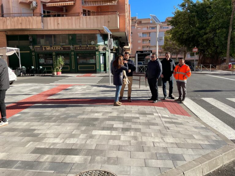 EL AYUNTAMIENTO INVIERTE UN MILLÓN DE EUROS EN LA REURBANIZACIÓN DE LA CALLE CABALLERO DE RODAS, AUMENTANDO EL ANCHO DE ACERAS Y MEJORANDO LA ACCESIBILIDAD