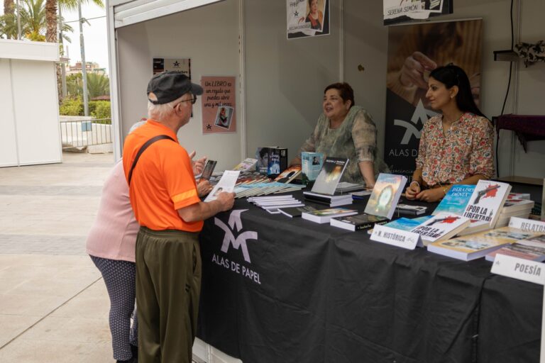 TORREVIEJA ABRE LA CONVOCATORIA PARA PARTICIPAR EN SU XXVII FERIA DEL LIBRO 2025