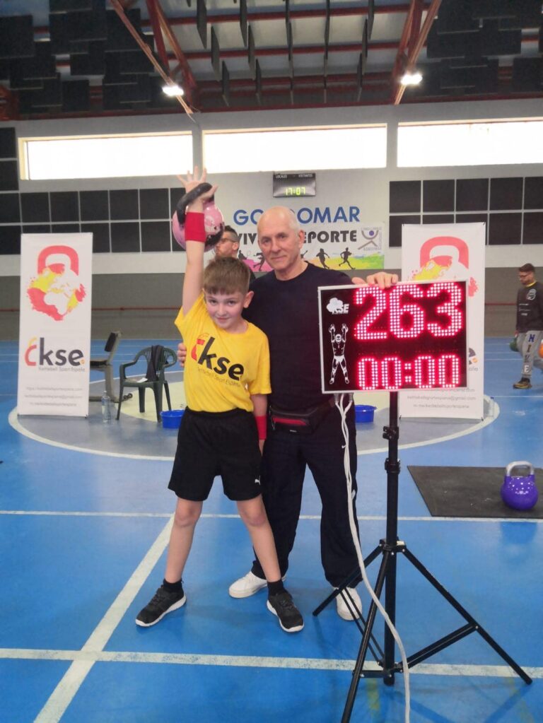 Éxito del Club Mano A Mano en el Campeonato de España de Halterofilia