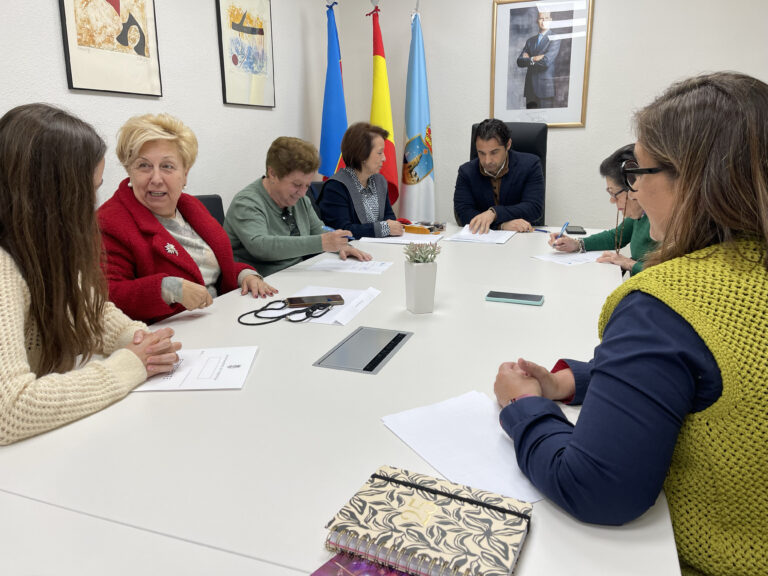 ROSARIO CARMONA MÚÑOZ, GALARDONADA CON EL PREMIO “MUJER 2025”