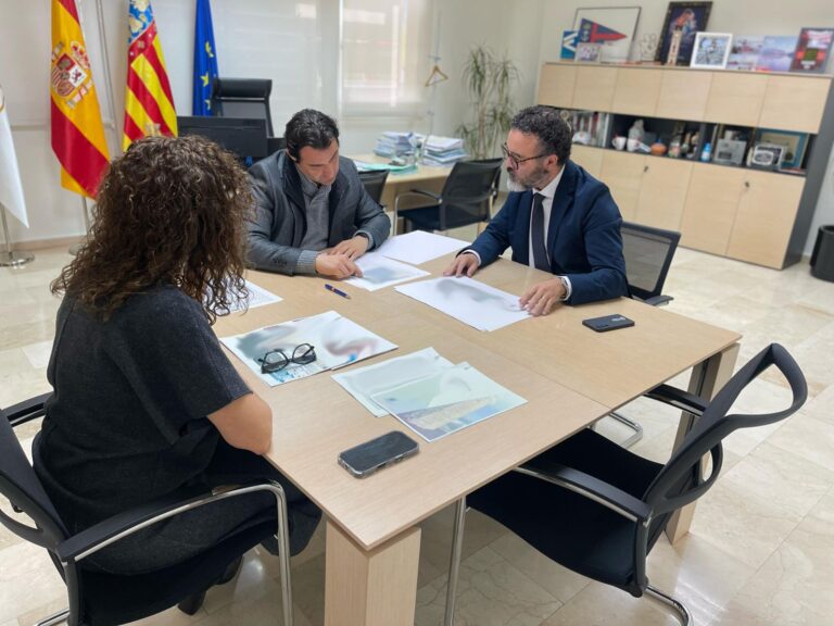 EL ALCALDE MANTIENE UNA REUNIÓN DE TRABAJO CON EL DIRECTOR DE TURISMO DE LA GENERALITAT VALENCIANA
