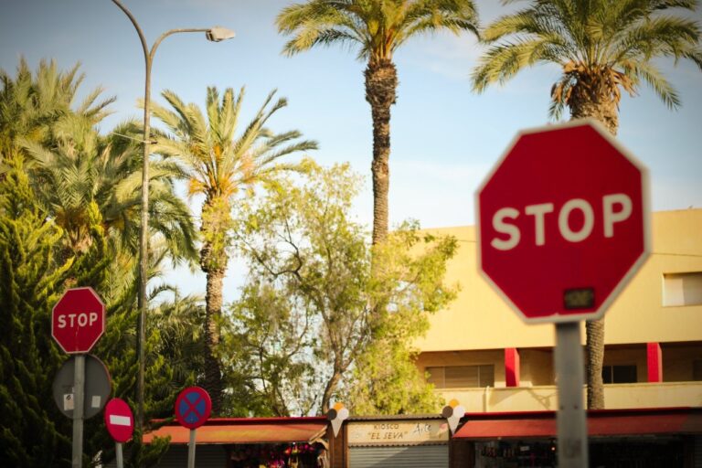 SALE A LICITACIÓN LA ADQUISICIÓN, MANTENIMIENTO Y COLOCACIÓN DE LA SEÑALIZACIÓN VERTICAL DEL TÉRMINO MUNICIPAL DE TORREVIEJA