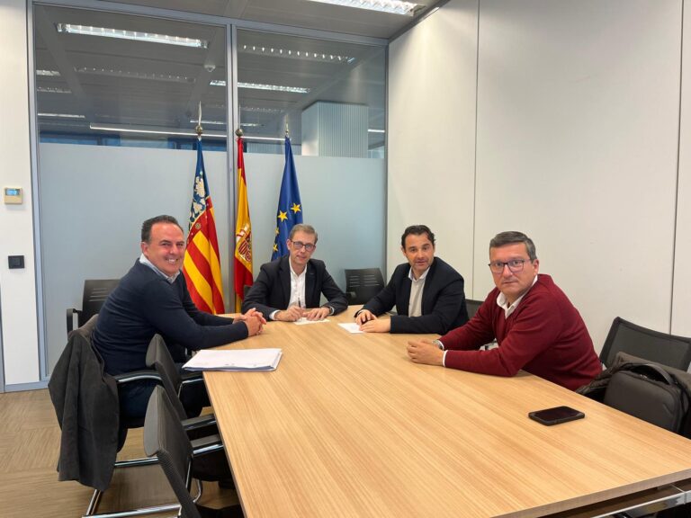 EL AYUNTAMIENTO DE TORREVIEJA Y LA GENERALITAT VALENCIANA MANTIENEN UNA REUNIÓN DE TRABAJO