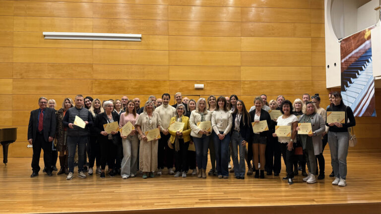 FINALIZAN LOS CURSOS DE ESPAÑOL PARA EXTRANJEROS PARA ADQUIRIR LA COMPETENCIA LINGÜÍSTICA