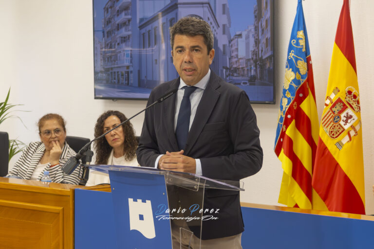 EL PRESIDENTE DE LA GENERALITAT ANUNCIA UNA INVERSIÓN DE MÁS DE 19 MILLONES DE EUROS PARA LA CONSTRUCCIÓN DE LOS COLEGIOS DE INFANTIL Y PRIMARIA Nº14 Y Nº15, Y DEL NUEVO IES Nº6 “ERAS DE LA SAL” Y LA REFORMA INTEGRAL DEL IES LAS LAGUNAS