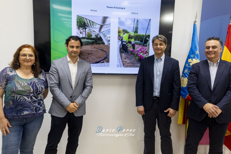 TORREVIEJA REFUERZA EL CUIDADO DE SUS ZONAS VERDES CON EL DOBLE DE PROFESIONALES Y EL TRIPLE DE VEHÍCULOS