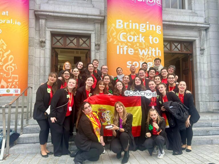 El Coro Sinfonía de la Escuela Coral Municipal de Torrevieja deslumbra en el Festival Coral Internacional de Cork y se alza con un prestigioso premio