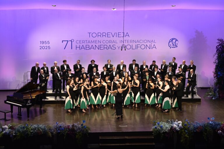 El coro Sinfonía de la Escuela Coral Municipal y el ‘Voces Graves’ de Madrid graban una noche memorable en torno a la Habanera