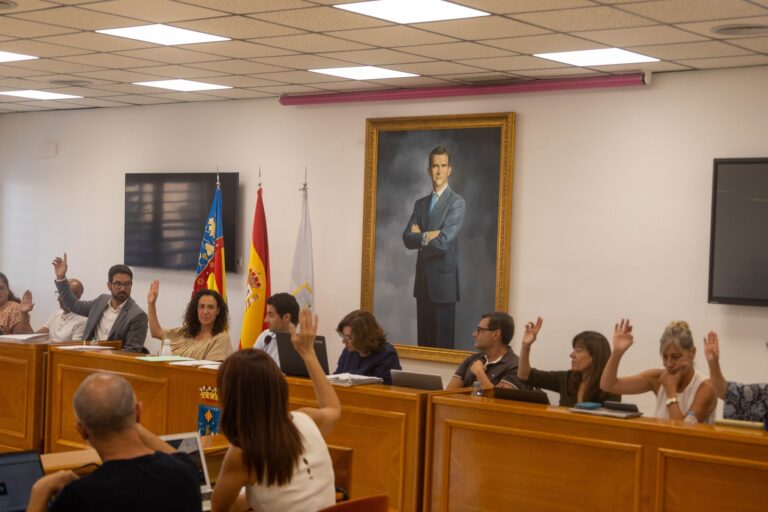TORREVIEJA DA UN PASO DECISIVO EN SU TRANSFORMACIÓN CON UN PRESUPUESTO RÉCORD DE 187,7 MILLONES DE EUROS PARA 2026