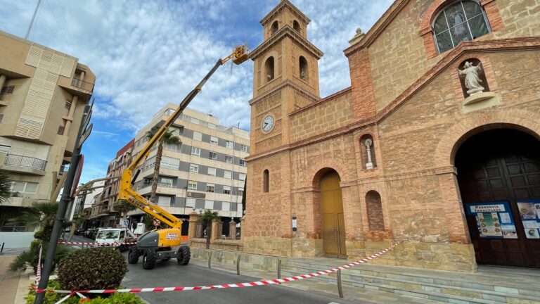 Torrevieja se ilumina: 70 calles y plazas brillarán con el alumbrado extraordinario de Fiestas Patronales y Navidad 2025