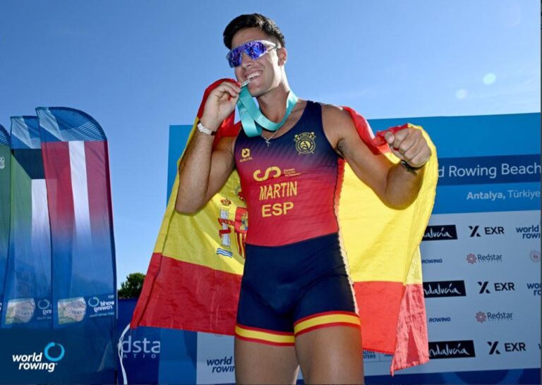 Ander Martín logra la plata en el Campeonato del Mundo de Beach Sprint 2025 en Turquía