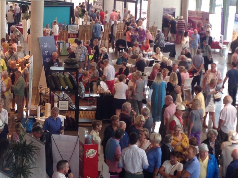 EXPO TORREVIEJA 2025 EN EL AUDITORIO INTERNACIONAL CON MÁS DE 120 EXPOSITORES Y ACTIVIDADES PARA TODA LA FAMILIA