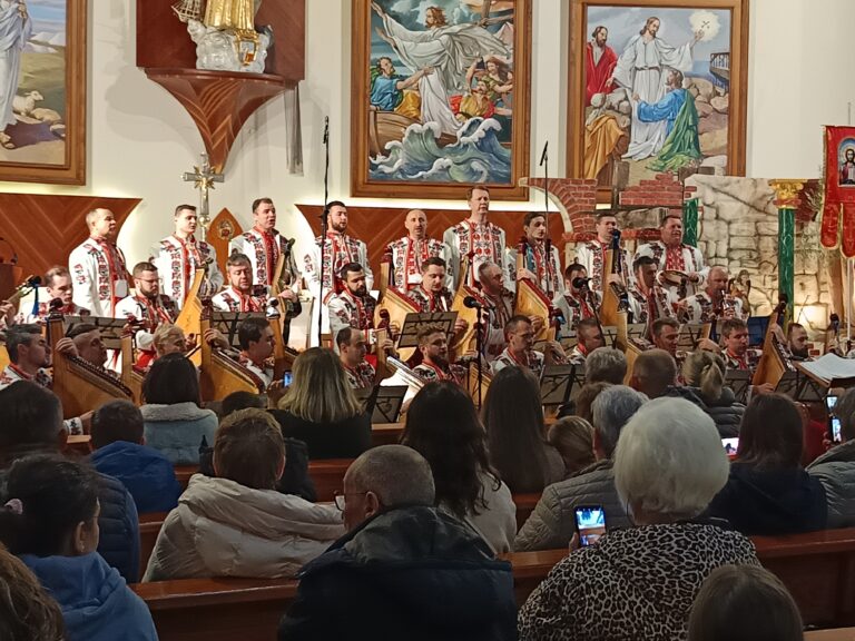 EN EL SAGRADO CORAZÓN LA NAVIDAD LLEGA CON VOCES VENIDAS DE UCRANIA