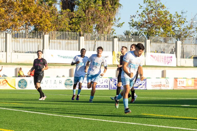 El balón vuelve a rodar en Torrevieja