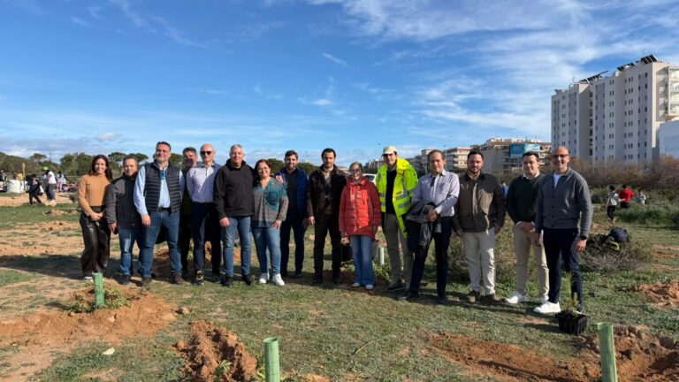 Torrevieja refuerza la reforestación del Parque Natural con la plantación de especies autóctonas por el Día del Árbol 2026