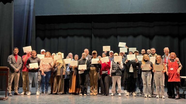 Torrevieja entrega los diplomas del curso de español para extranjeros solicitantes de arraigo social