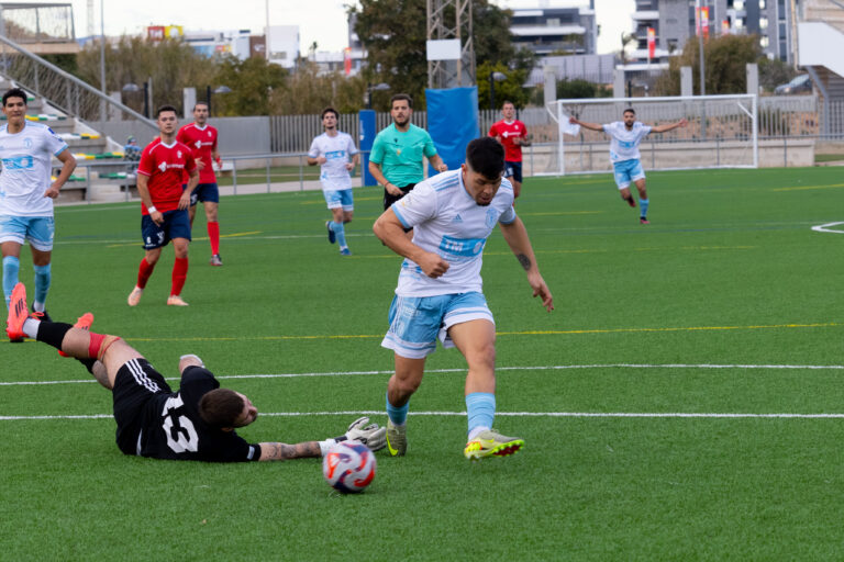 Triunfo del SC Torrevieja ante el CE Alberic (2-1) con Mati como protagonista