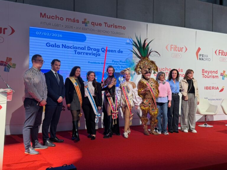 Torrevieja presenta en FITUR la XVIII Gala Drag Queen “Ciudad de Torrevieja”, uno de los grandes reclamos del Carnaval 2026
