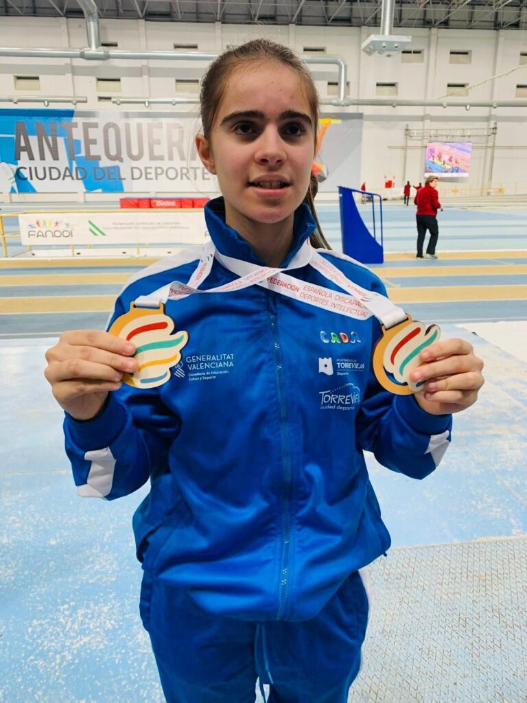 Patricia Álvarez, doble campeona de España Sub18 en Short Track