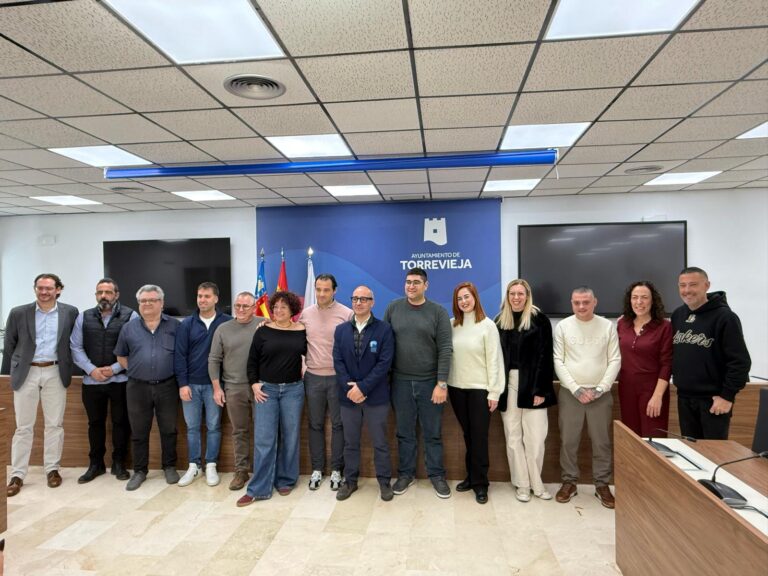 Torrevieja presenta los Premios Tenedor de Oro 2026 y distingue a referentes de la hostelería local