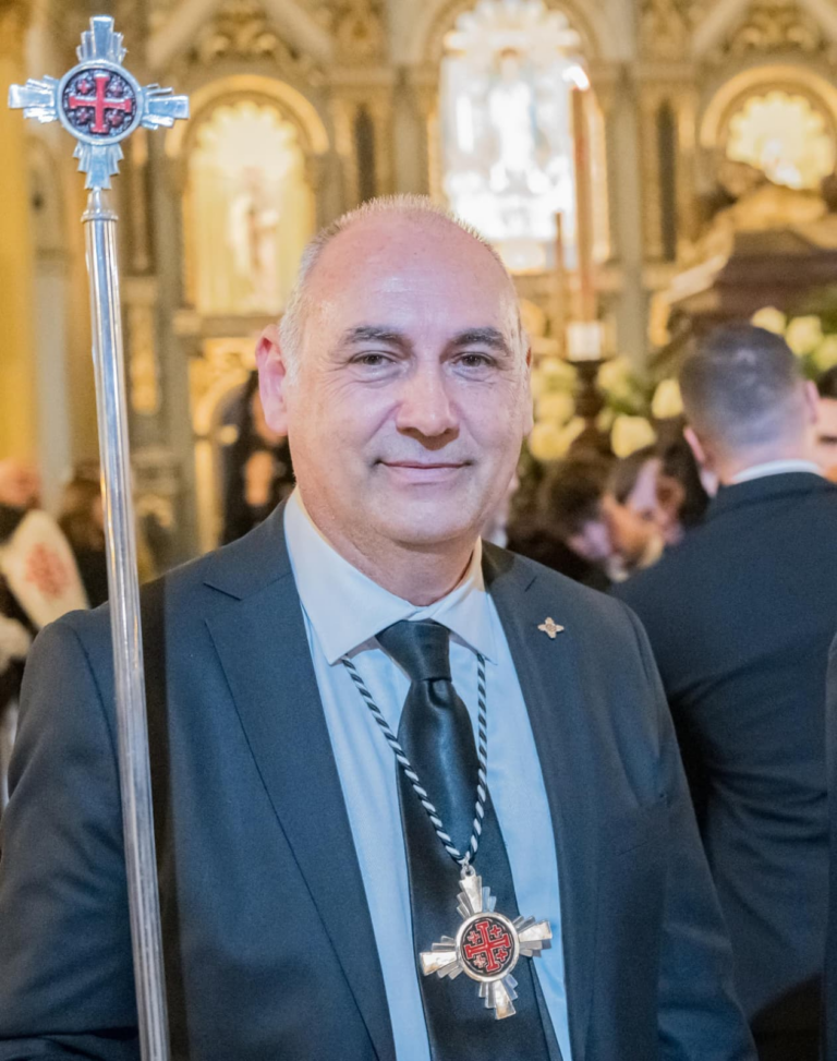 La Junta Mayor de Cofradías de Torrevieja concede el Capirote de Oro 2026 a Ernesto Gea, Armando Mañogil y Edmundo Prades