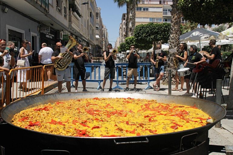 Torrevieja licita por primera vez un contrato único para organizar las fiestas de barrios y pedanía