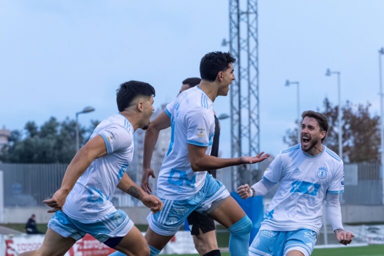 El SC Torrevieja roza la promoción tras su victoria en Novelda