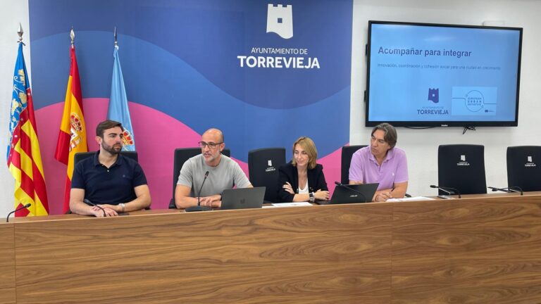 Torrevieja presenta “Acompañar para integrar”, un proyecto pionero para agilizar la escolarización y acogida de menores migrantes