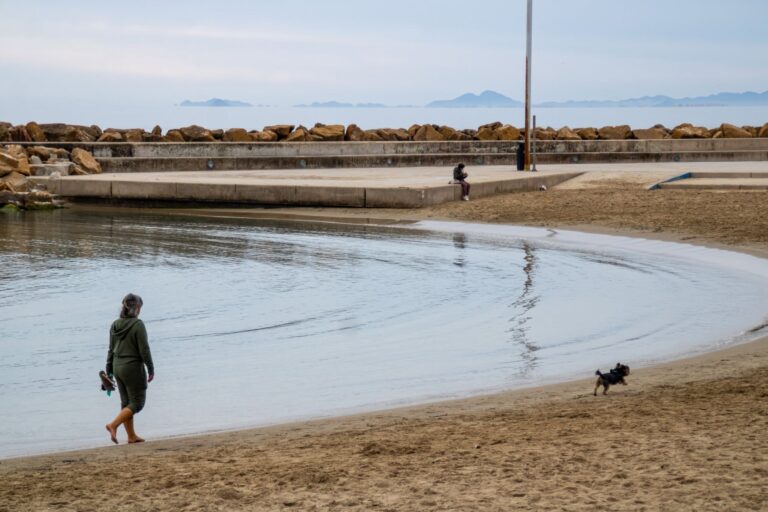 Reabren al baño las Piscinas Naturales de Torrevieja tras confirmarse la normalización de la calidad del agua